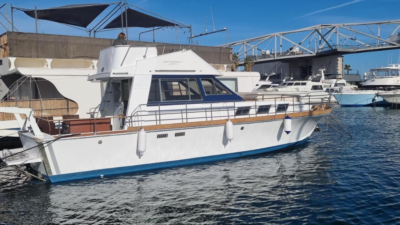 Charming Boat House In Barcelona With Big Terrace And Solarium Hotel Сант Адриа де Бесос Екстериор снимка