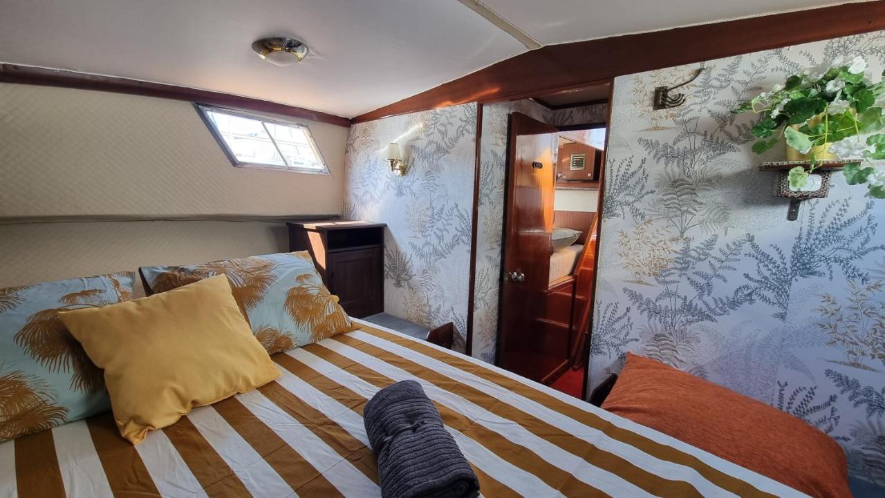Charming Boat House In Barcelona With Big Terrace And Solarium Hotel Сант Адриа де Бесос Екстериор снимка