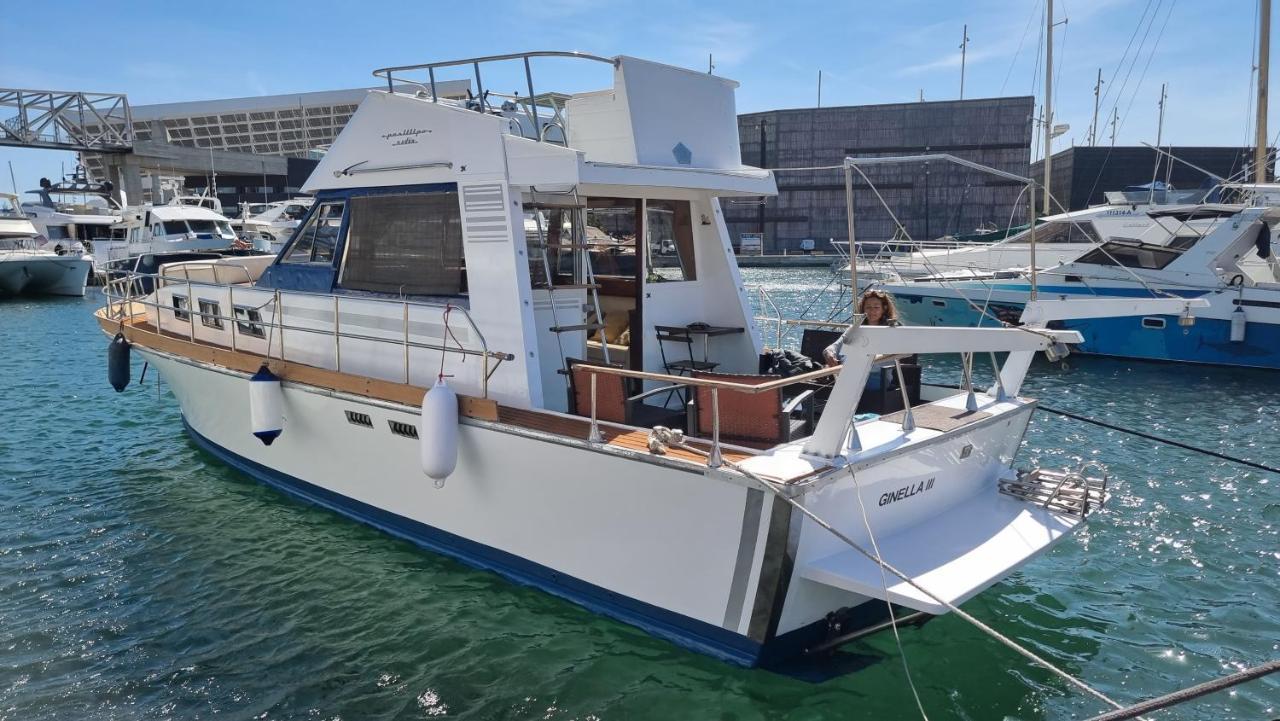 Charming Boat House In Barcelona With Big Terrace And Solarium Hotel Сант Адриа де Бесос Екстериор снимка