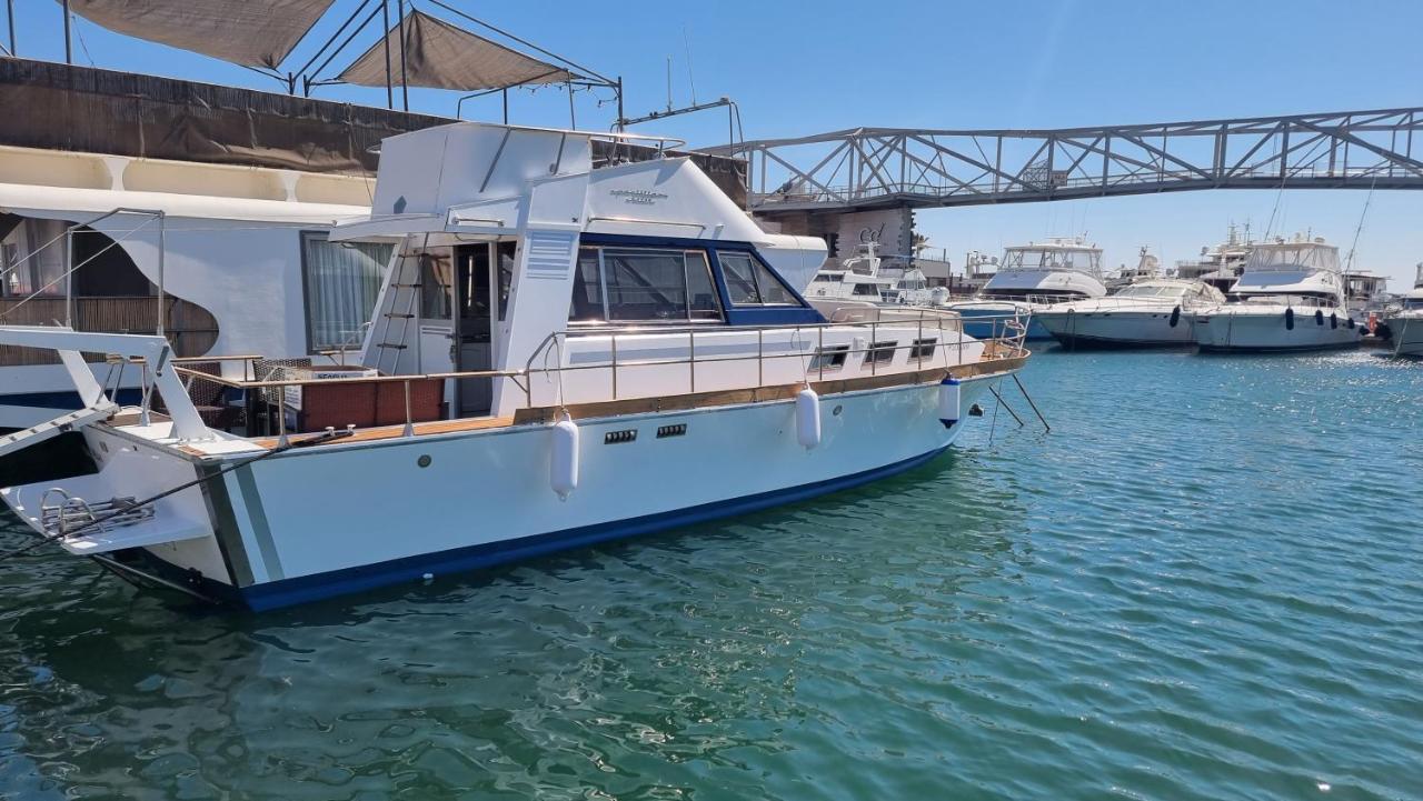Charming Boat House In Barcelona With Big Terrace And Solarium Hotel Сант Адриа де Бесос Екстериор снимка